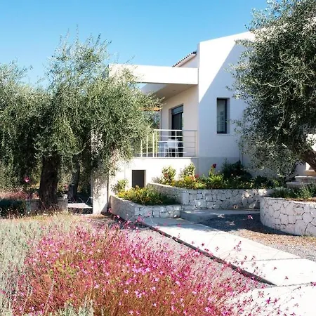 Sleeps 4 Pool Air Con Wifi *