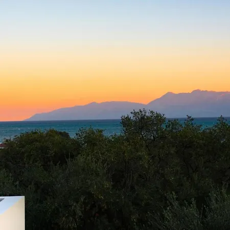 Sleeps 4 Pool Air Con Wifi * Roda (Corfu)