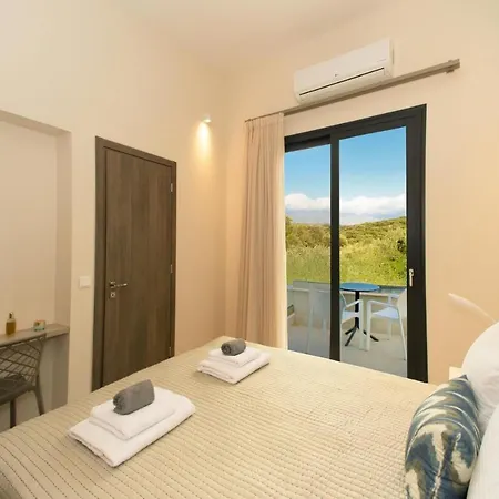 Vila Sleeps 4 Pool Air Con Wifi