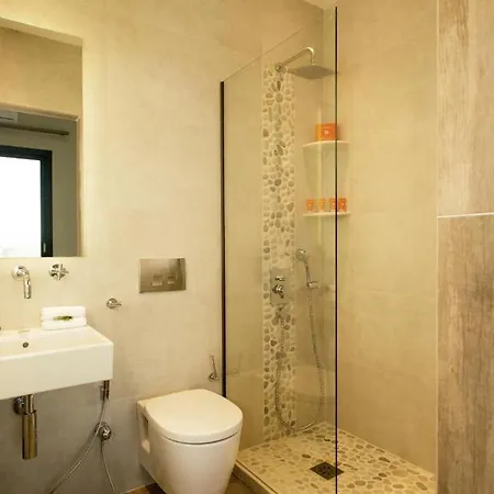Sleeps 4 Pool Air Con Wifi Roda (Corfu)