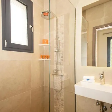 Sleeps 4 Pool Air Con Wifi Roda (Corfu)